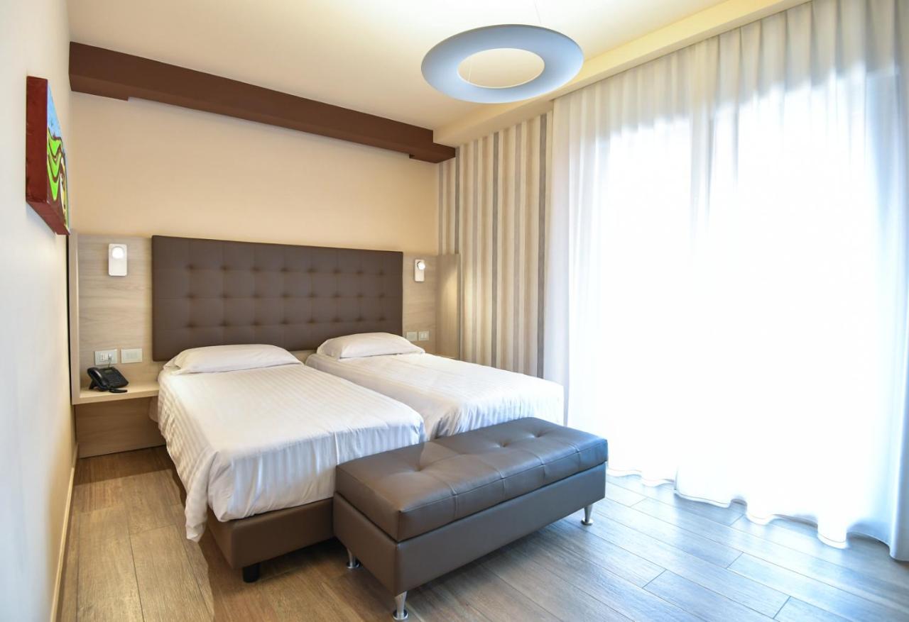 Bhotel Lagonegro Ruang foto