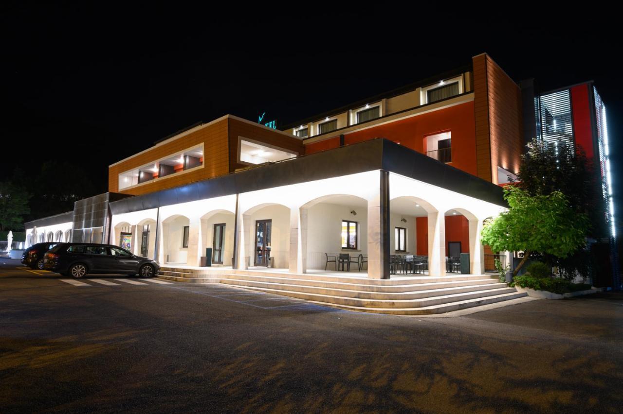 Bhotel Lagonegro Bagian luar foto