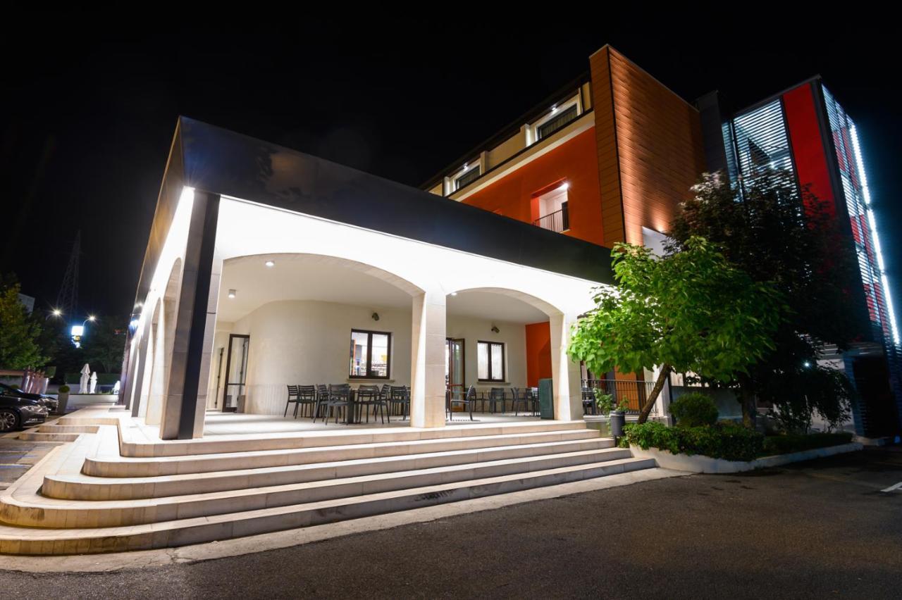 Bhotel Lagonegro Bagian luar foto