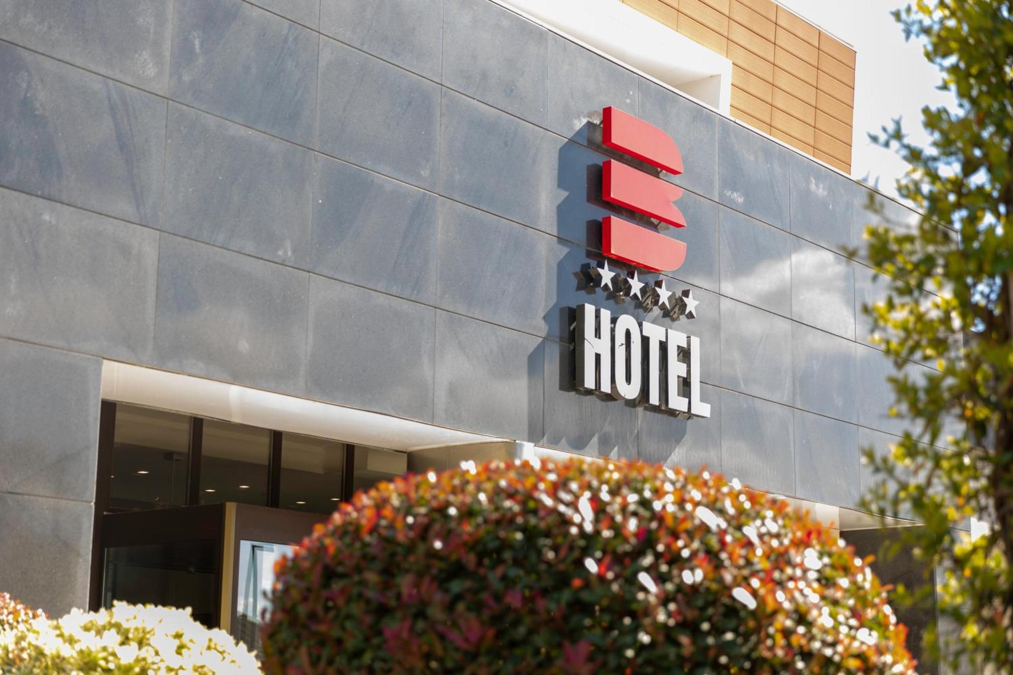 Bhotel Lagonegro Bagian luar foto