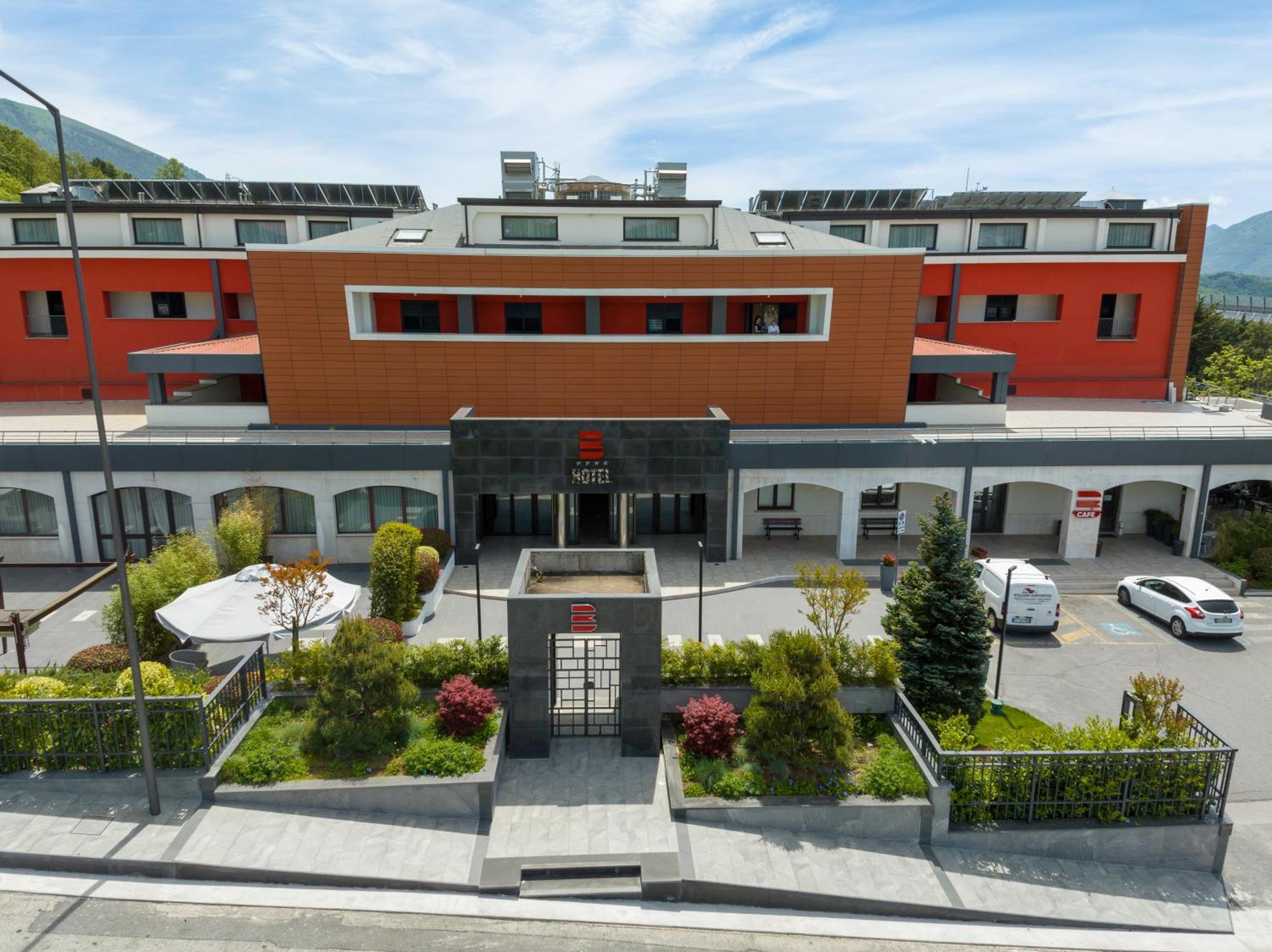 Bhotel Lagonegro Bagian luar foto
